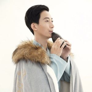 《遭遇触手怪》全集在线观看
